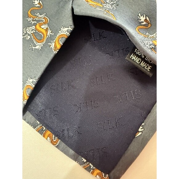 Giorgio Armani Gray Gold 100% Silk Italy Handmade Dragon Print Tie Luxury - Picture 5 of 7